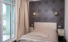 2 Bedrooom In CENTER Всегда есть свет !